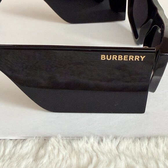 Burberry B4385 3001/87 Women\'s Black Cat Eye Sunglasses